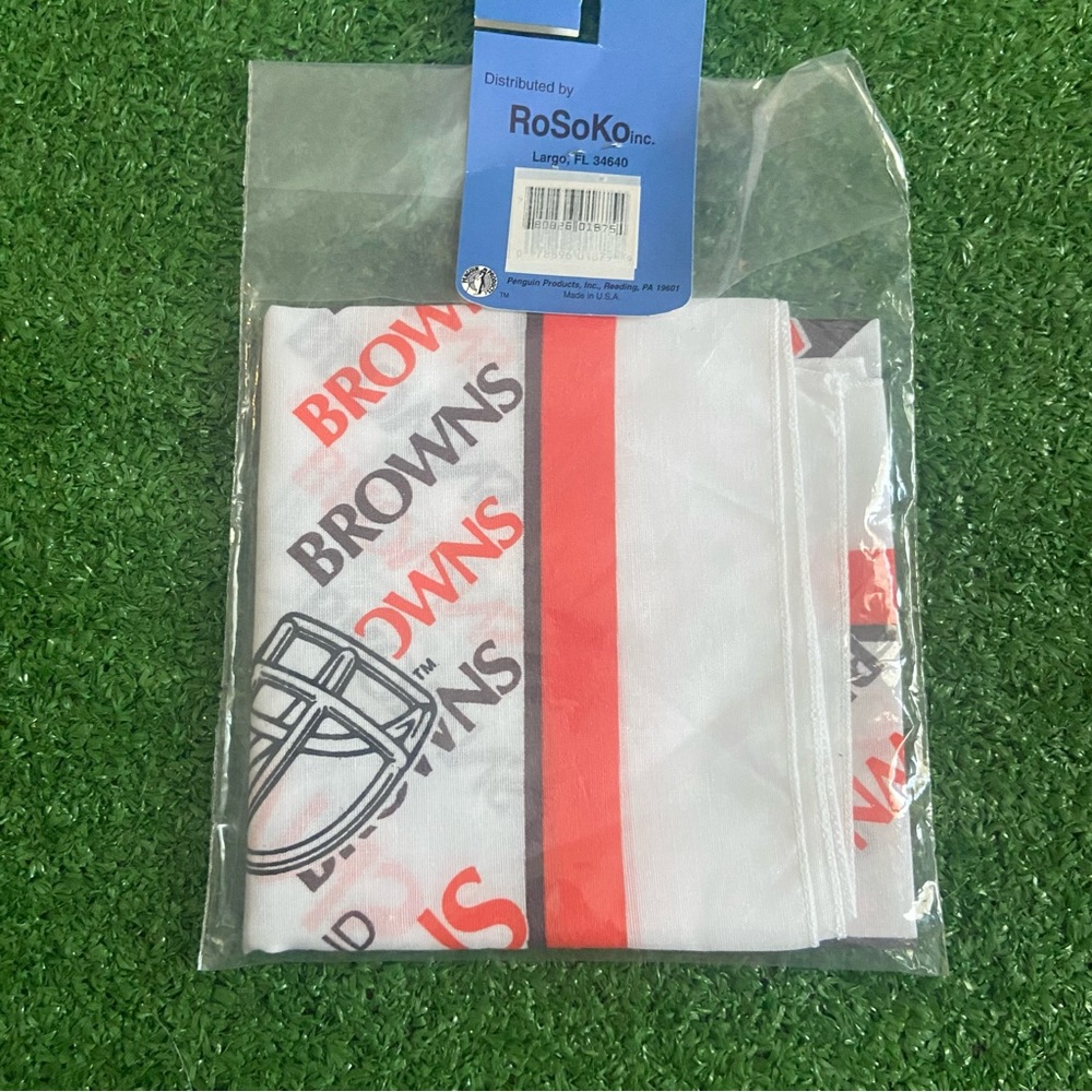 New With Tags Vintage Cleveland Browns All Over Print Bandanna - Picture 3 of 3